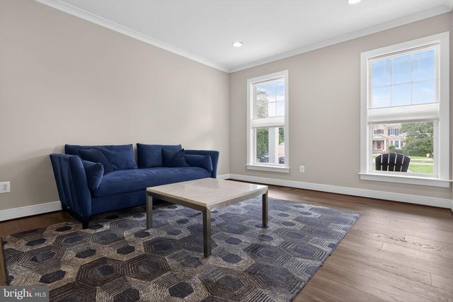 2725 WILLOW DR, Vienna, VA 22181
