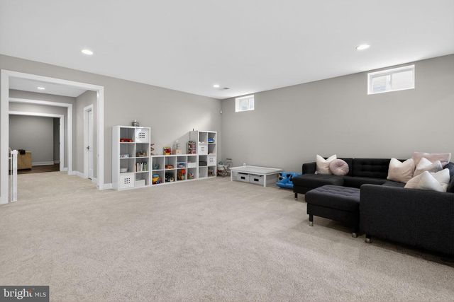 2725 WILLOW DR, Vienna, VA 22181