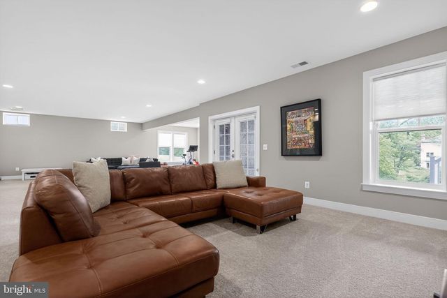 2725 WILLOW DR, Vienna, VA 22181