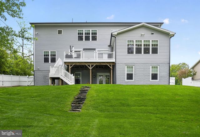 2725 WILLOW DR, Vienna, VA 22181