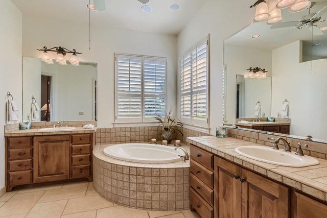 3900 Peak Lookout DR, Austin, TX 78738