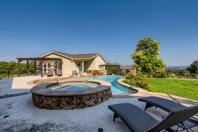 3900 Peak Lookout DR, Austin, TX 78738