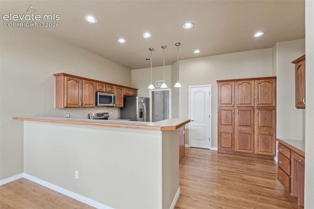 1992 London Carriage Grove, Colorado Springs, CO 80920