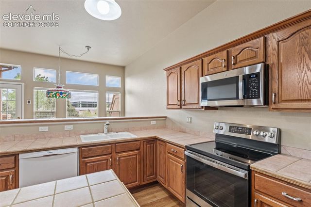 1992 London Carriage Grove, Colorado Springs, CO 80920