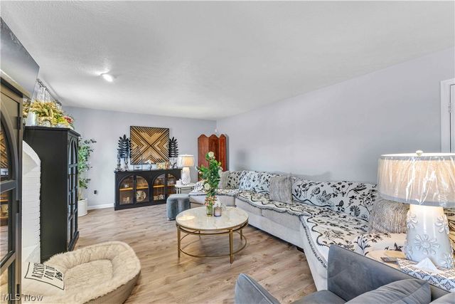 3041 Portsmouth Drive, Brunswick, OH 44212