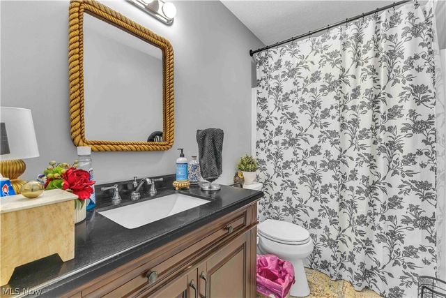 3041 Portsmouth Drive, Brunswick, OH 44212