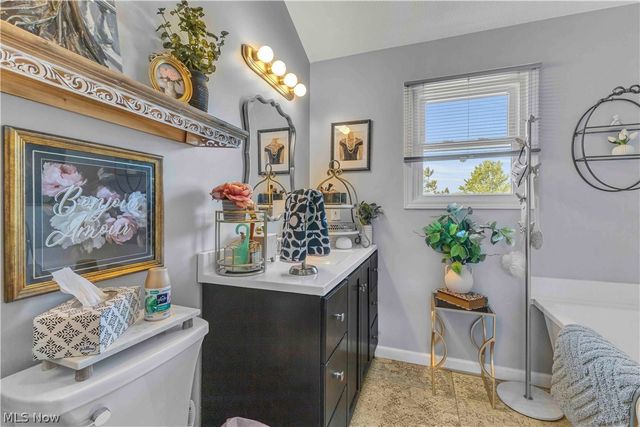 3041 Portsmouth Drive, Brunswick, OH 44212