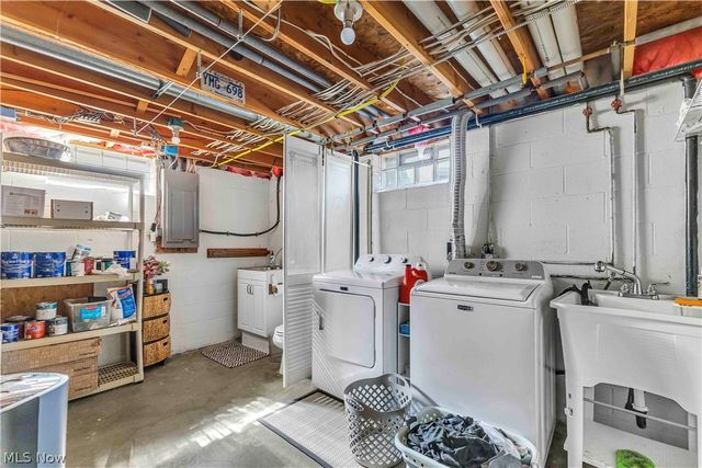 3041 Portsmouth Drive, Brunswick, OH 44212
