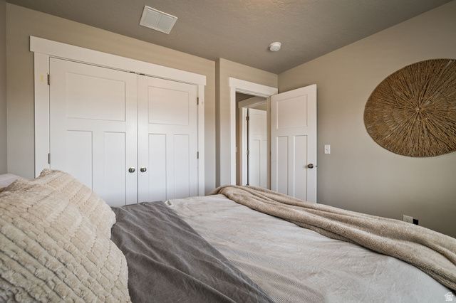 1622 W BECKS BEND LN, South Jordan, UT 84095