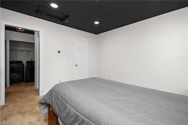 197 Gate House RD, Newport News, VA 23608