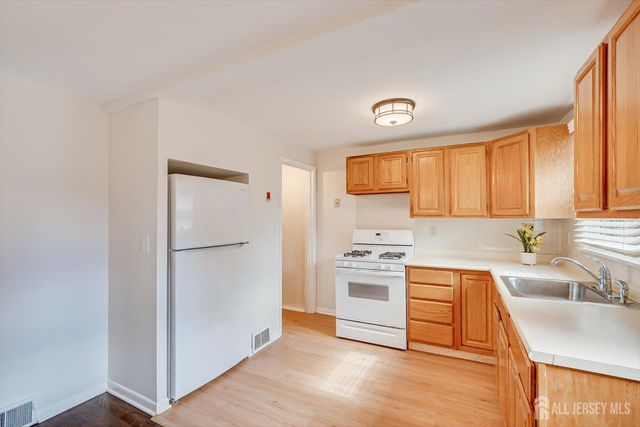 109 Newman Street, Metuchen, NJ 08840