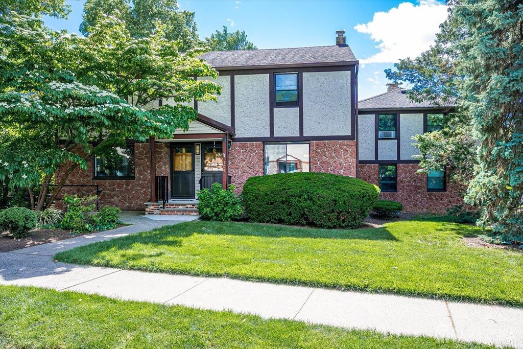109 Newman Street, Metuchen, NJ 08840