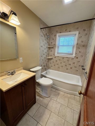 141 East Avenue, Syracuse, NY 13224