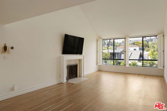 1900 Vine Street 403, Los Angeles, CA 90068