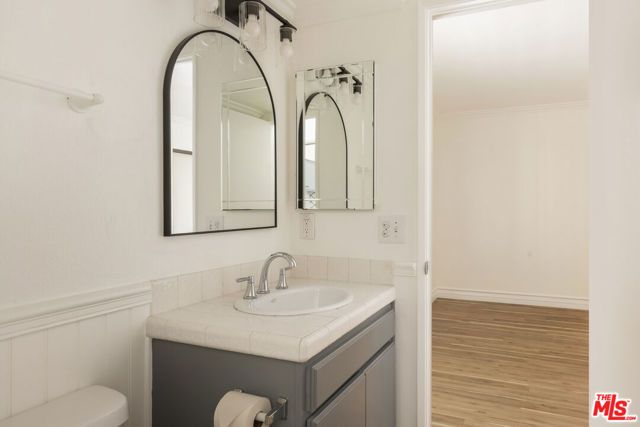1900 Vine Street 403, Los Angeles, CA 90068