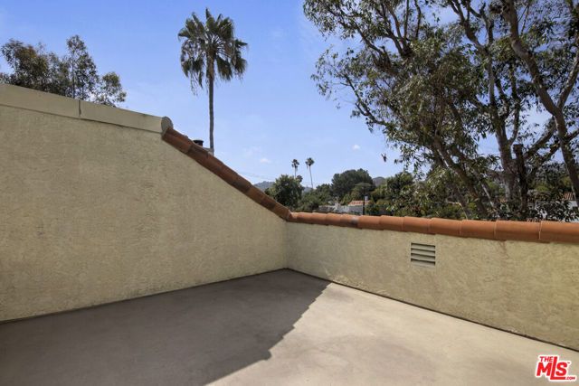 1900 Vine Street 403, Los Angeles, CA 90068