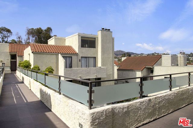 1900 Vine Street 403, Los Angeles, CA 90068