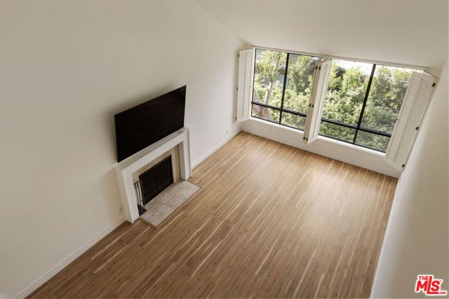 1900 Vine Street 403, Los Angeles, CA 90068