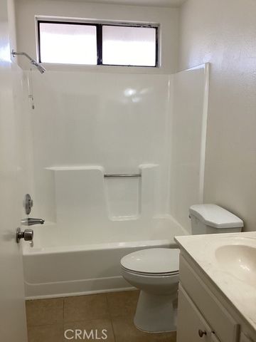 43942 18th Street E 3, Lancaster, CA 93535