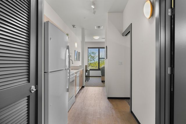 1900 12th Ave S Apt 408, Nashville, TN 37203