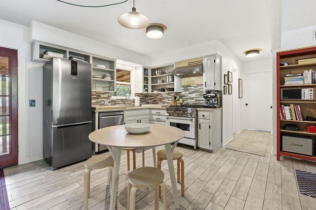 8801 Redfield LN, Austin, TX 78758