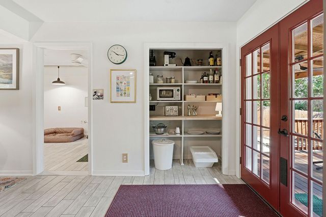 8801 Redfield LN, Austin, TX 78758