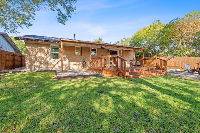 8801 Redfield LN, Austin, TX 78758