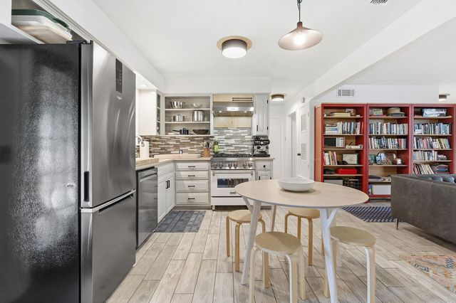 8801 Redfield LN, Austin, TX 78758