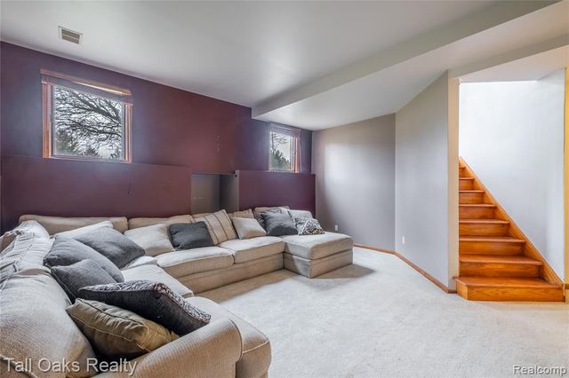2411 Briar Creek Lane, Burton, MI 48509