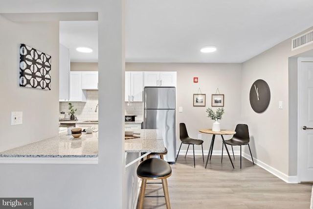 1000 PHEASANT HOLLOW DR, Plainsboro, NJ 08536