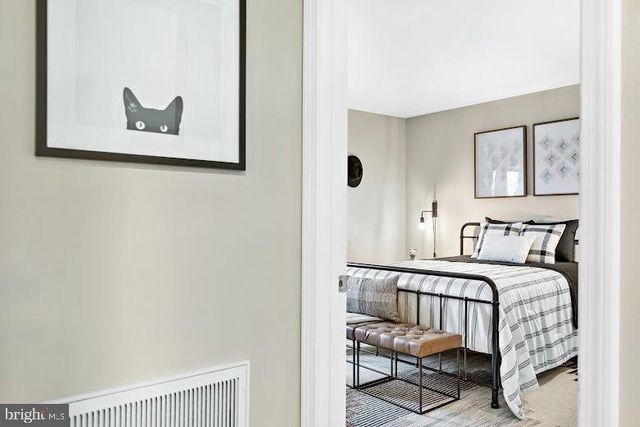 1000 PHEASANT HOLLOW DR, Plainsboro, NJ 08536