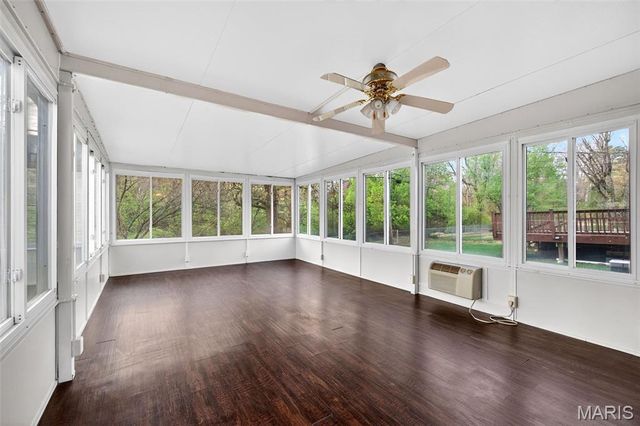 9518 Anchorage Lane, St Louis, MO 63126