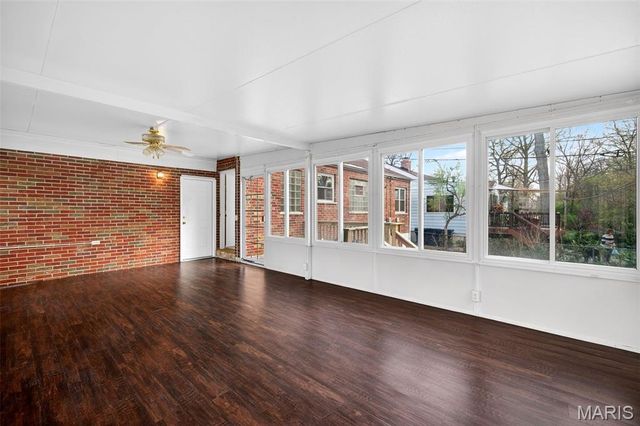 9518 Anchorage Lane, St Louis, MO 63126