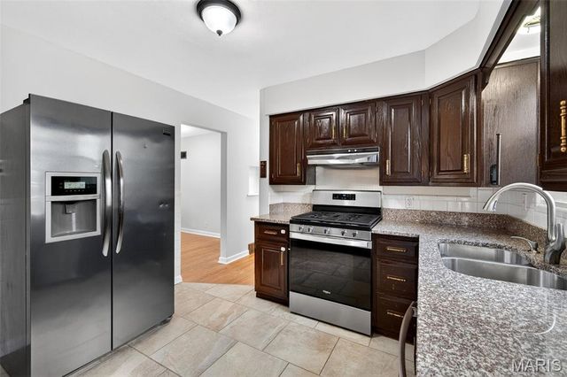 9518 Anchorage Lane, St Louis, MO 63126