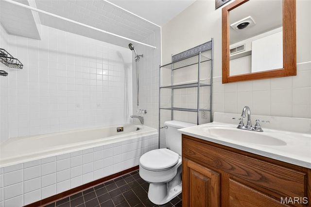 9518 Anchorage Lane, St Louis, MO 63126