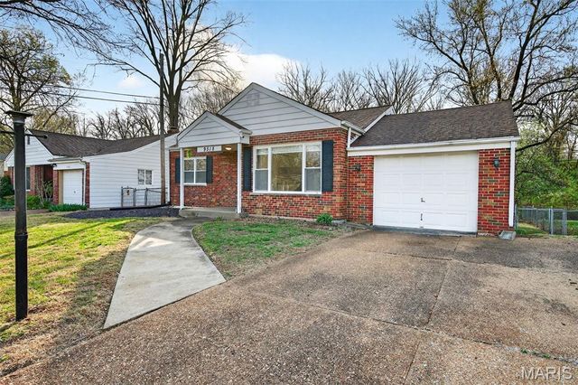 9518 Anchorage Lane, St Louis, MO 63126