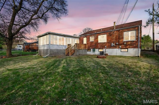 9518 Anchorage Lane, St Louis, MO 63126