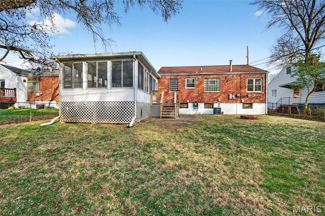 9518 Anchorage Lane, St Louis, MO 63126