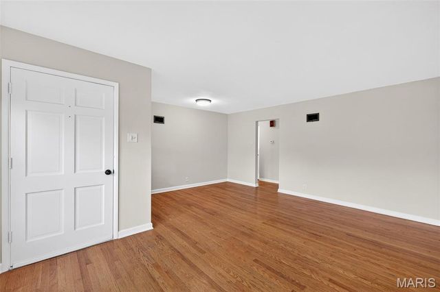 9518 Anchorage Lane, St Louis, MO 63126