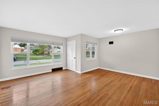 9518 Anchorage Lane, St Louis, MO 63126