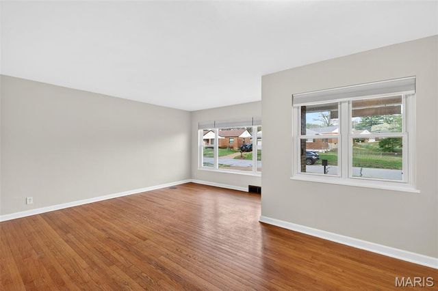 9518 Anchorage Lane, St Louis, MO 63126