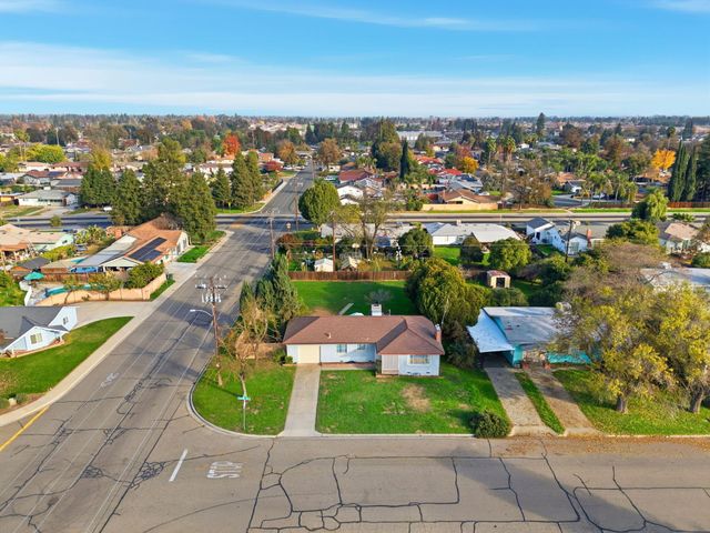 2410 S Locust Street, Visalia, CA 93277