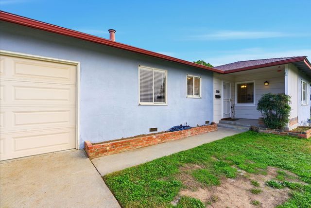 2410 S Locust Street, Visalia, CA 93277