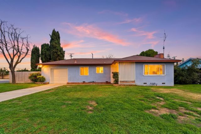 2410 S Locust Street, Visalia, CA 93277