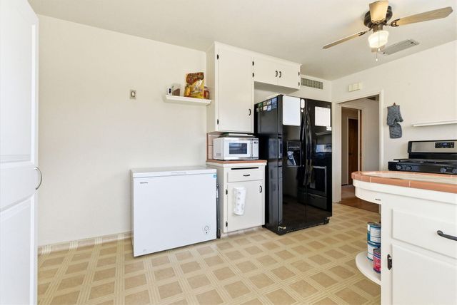 2410 S Locust Street, Visalia, CA 93277