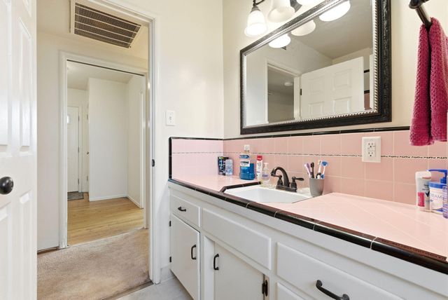 2410 S Locust Street, Visalia, CA 93277