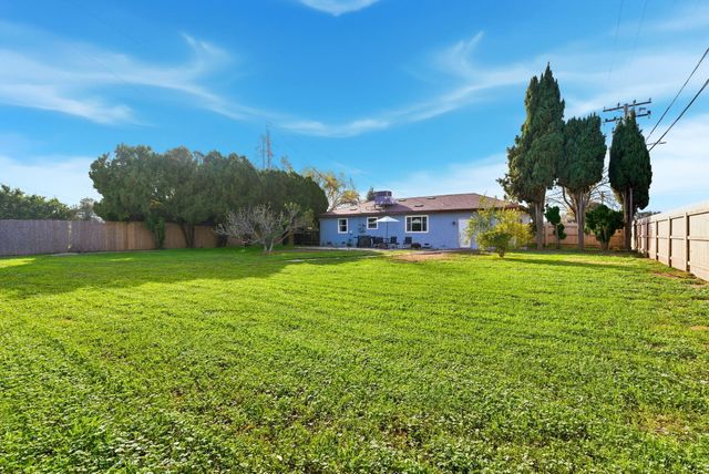 2410 S Locust Street, Visalia, CA 93277