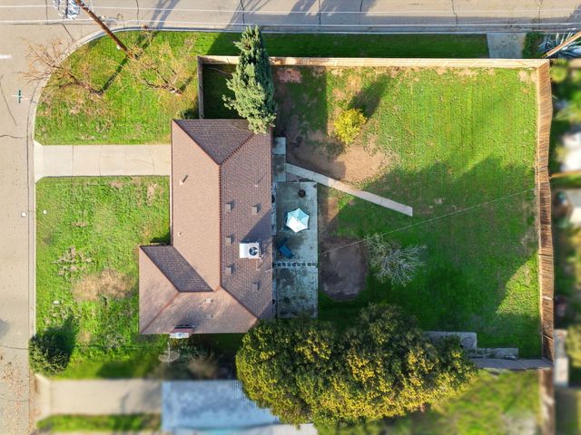 2410 S Locust Street, Visalia, CA 93277