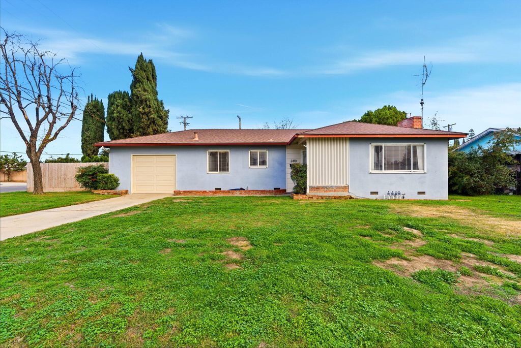 2410 S Locust Street, Visalia, CA 93277
