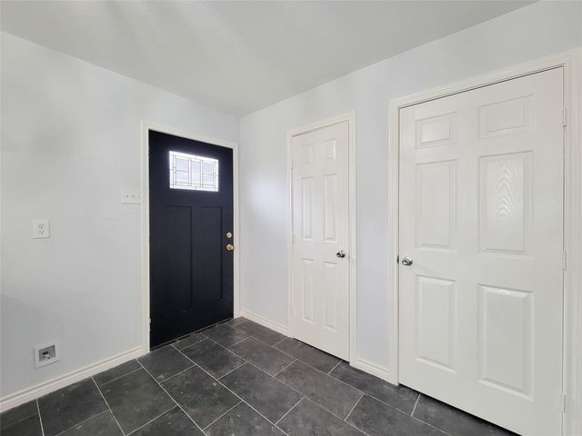 11850 Greencanyon Drive, Houston, TX 77044